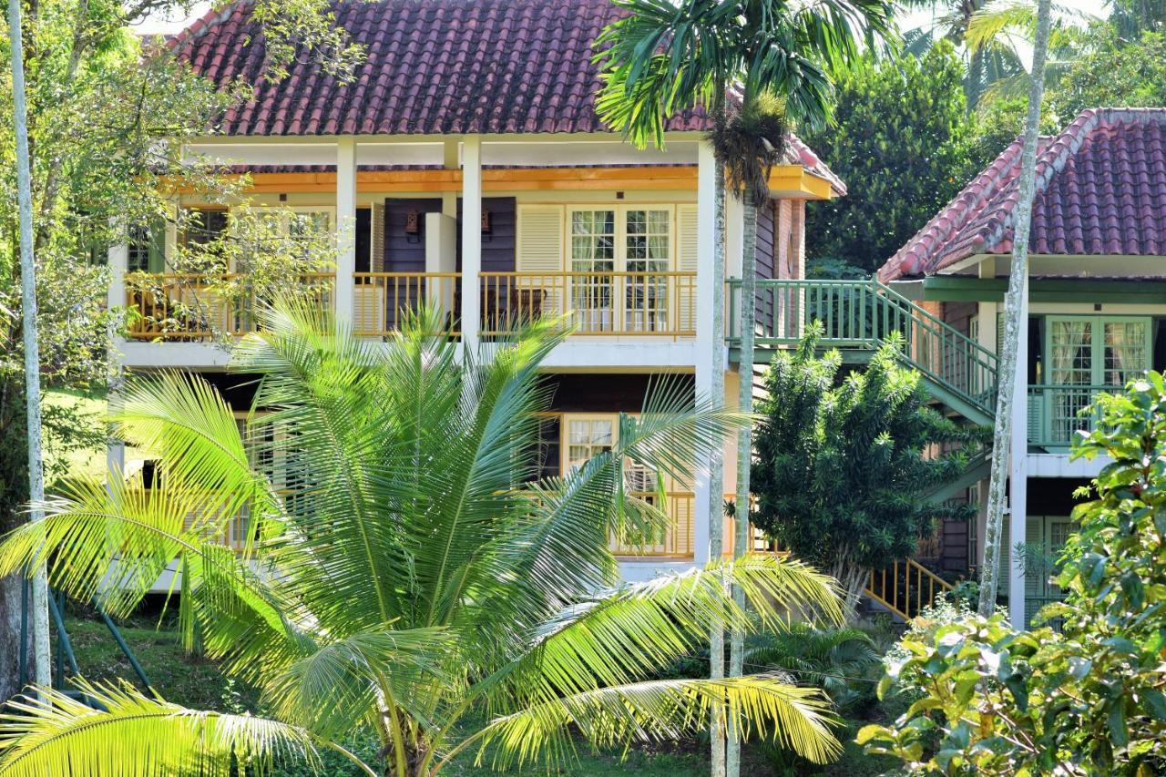 Hotel Deli River And Restaurant Omlandia Medan Exterior photo