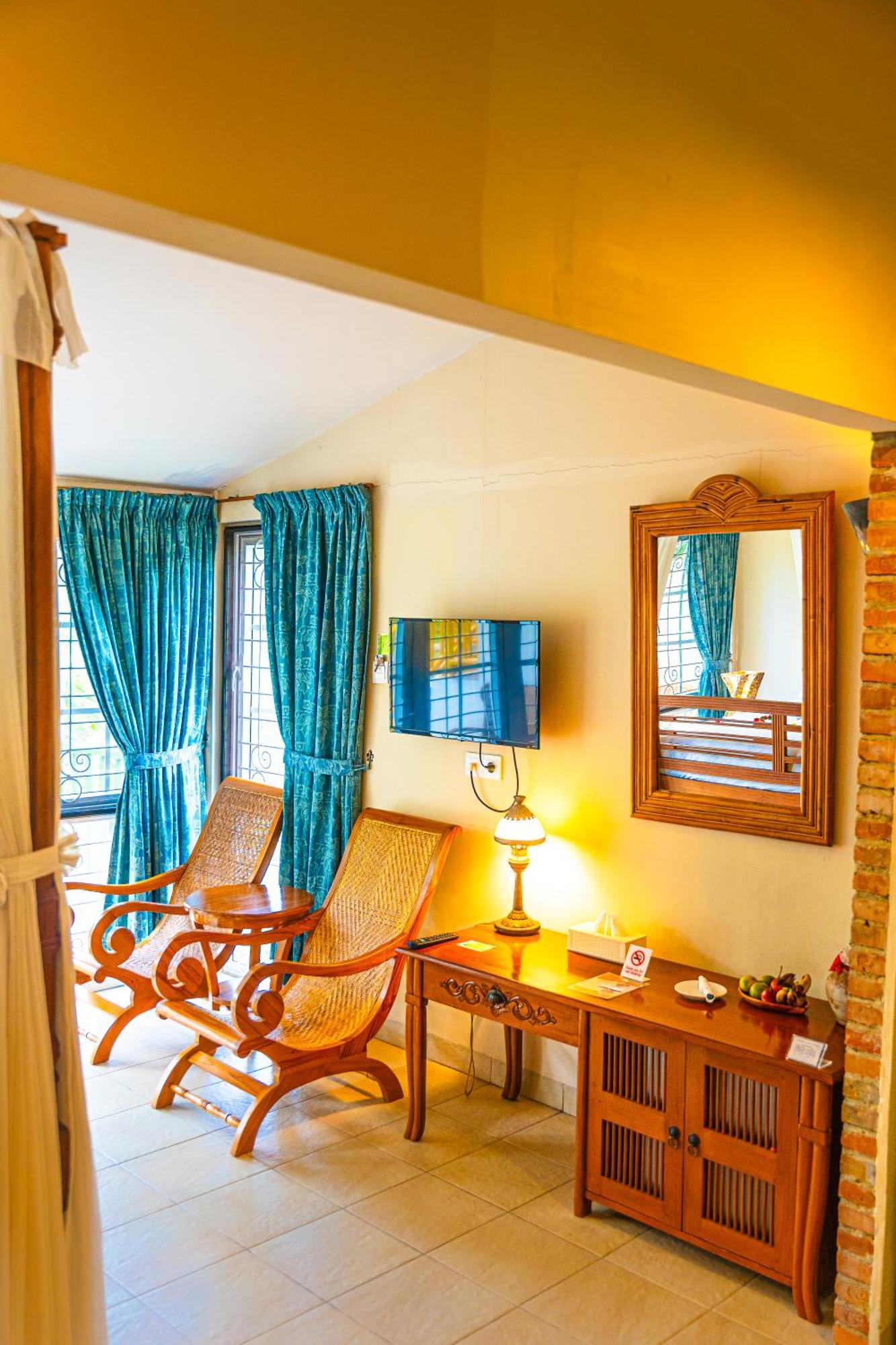 Hotel Deli River And Restaurant Omlandia Medan Exterior photo